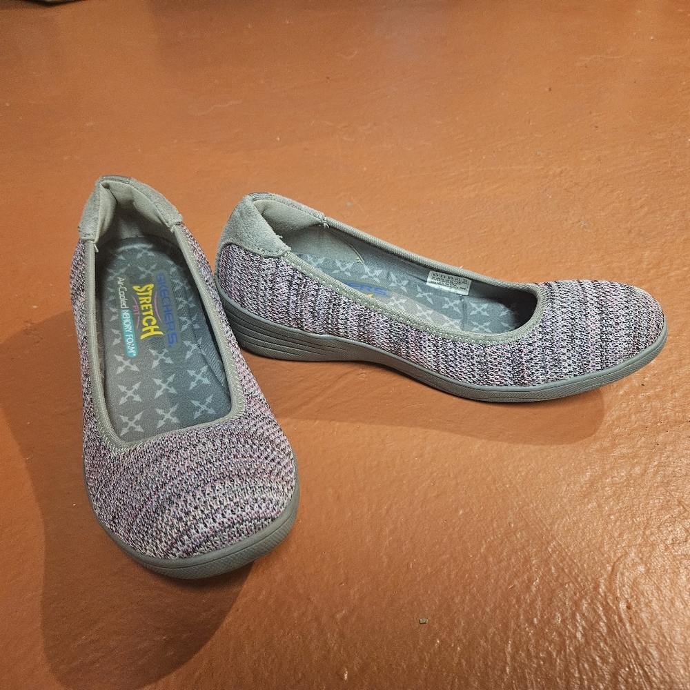 Sketchers Stretch air-cooled memeory foam women's Size US 6.5   EUR 36.5